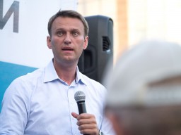 Алексею Навальному разрешили уехать из Кирова